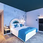 - The Niu, Flower By Ihg 3*
