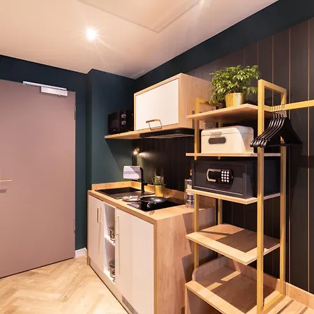 - The Niu, Flower By Ihg 3* 康斯坦茨