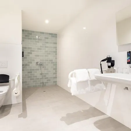 - The Niu, Flower By Ihg 3* Konstanz