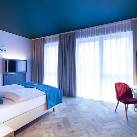 - The Niu, Flower By Ihg Hotel Konstanz