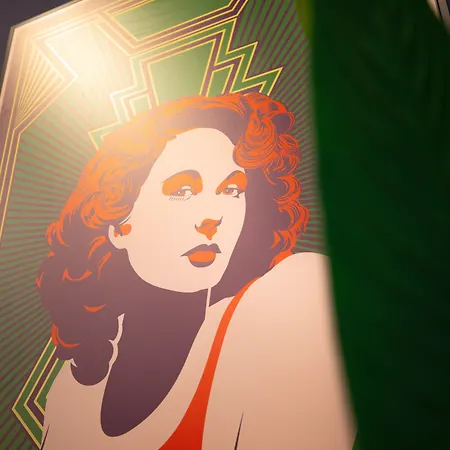 - The Niu, Flower By Ihg 康斯坦茨