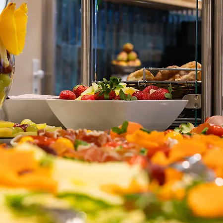 Hotel - The Niu, Flower By Ihg 3*