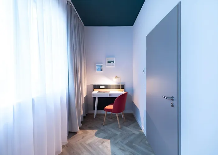 - The Niu, Flower By Ihg Hotel 3*