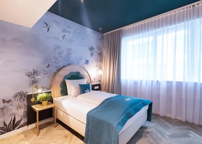 - The Niu, Flower By Ihg 3* Kostnice