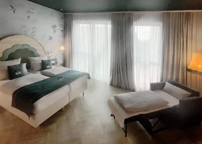 - The Niu, Flower By Ihg