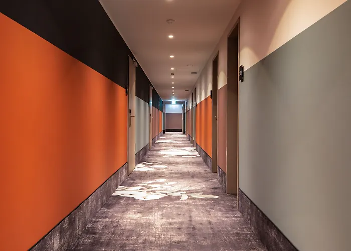 - The Niu, Flower By Ihg Hotel 3*