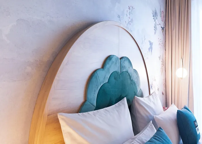 - The Niu, Flower By Ihg Hotel 3*