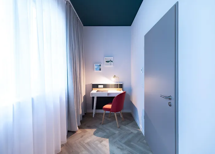 - The Niu, Flower By Ihg 3*