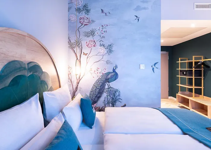 - The Niu, Flower By Ihg Hotel